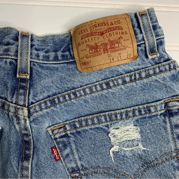 Vintage Levis 569 Denim Shorts - Picture 5 of 7